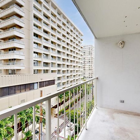 Hyatt Place 502 Honolulu Exterior photo