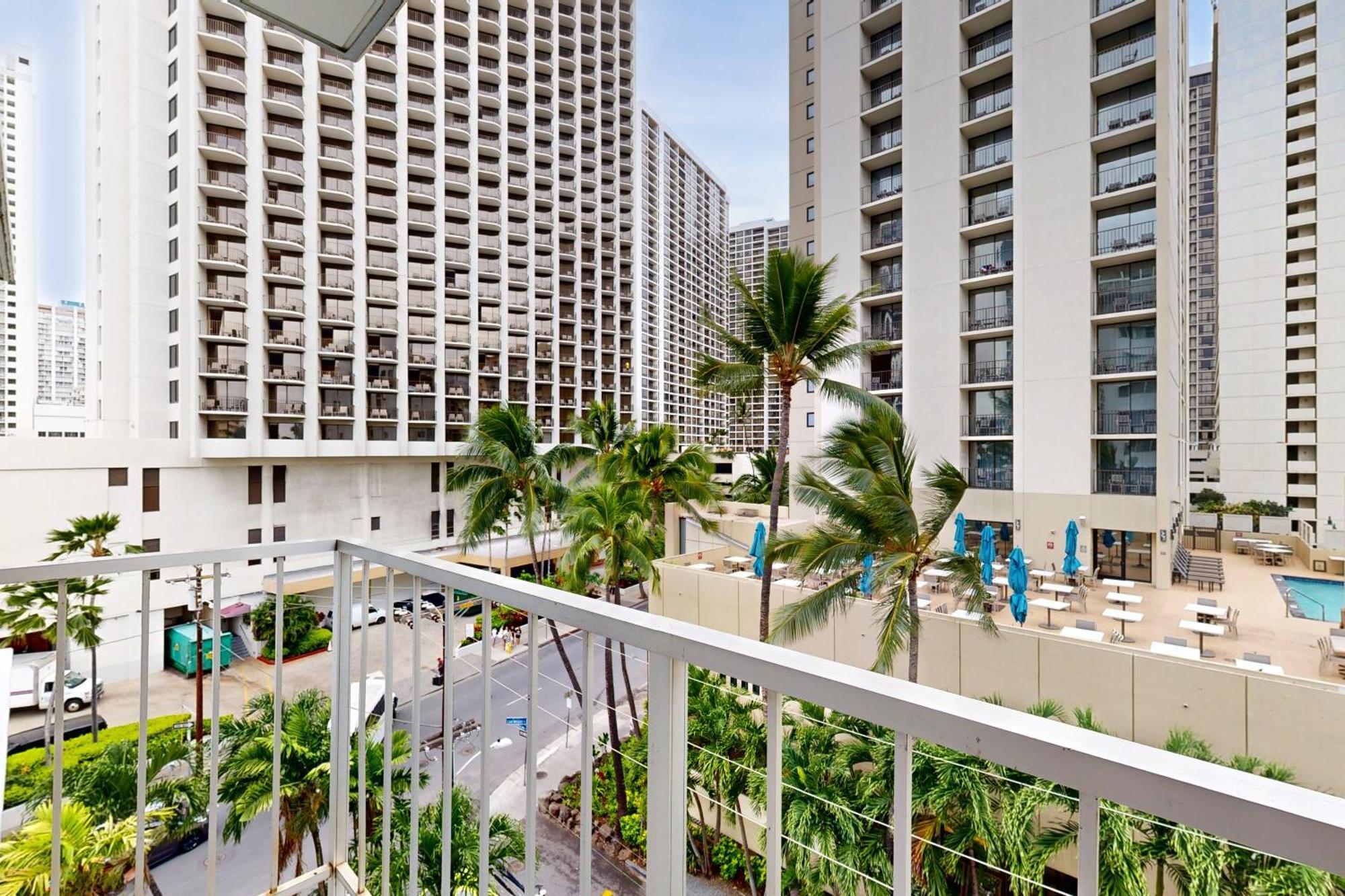 Hyatt Place 502 Honolulu Exterior photo